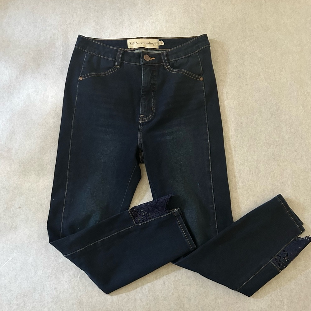 SOFT SURROUNDINGS Size 4 Touch of Lace Hem Dark Wash Straight Leg Ankle Jeans
